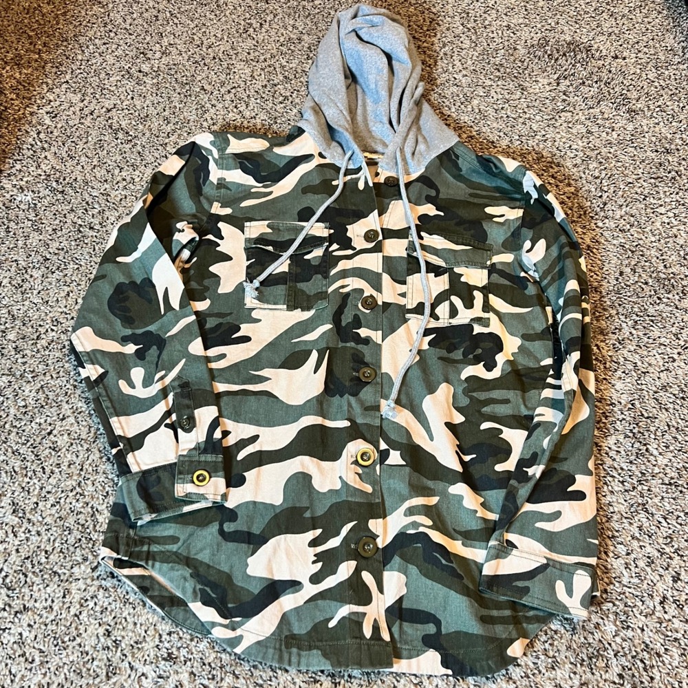 Indigo Thread Co. Camouflage Utility Jacket with Hoodie